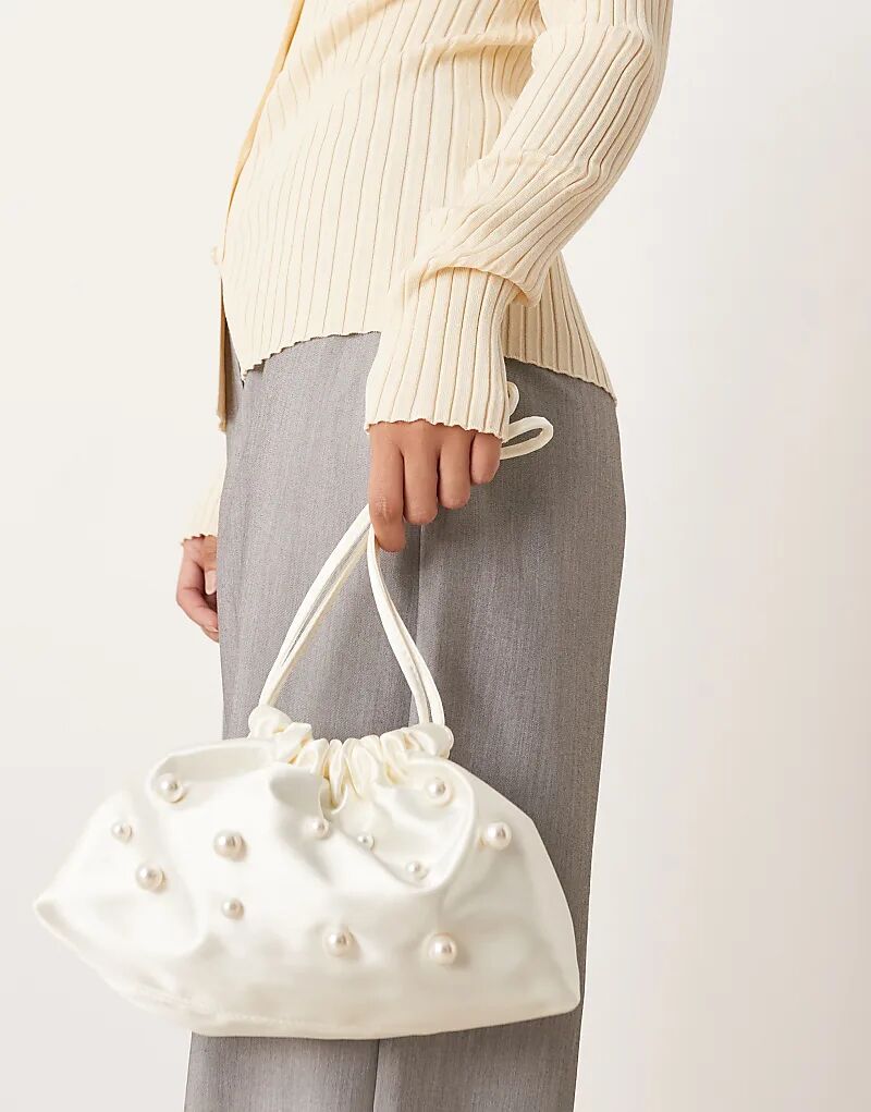 Атласная сумочка My Accessories с жемчужинами кремового цвета
Атласная сумочка My Accessories с жемчужинами кремового цвета