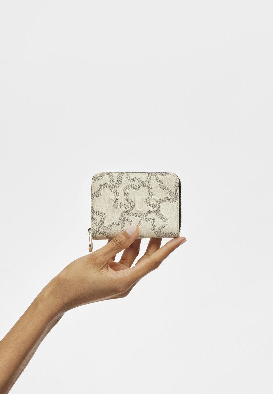 Кошелек Tous KAOS ICON, Beige
Кошелек Tous KAOS ICON, Beige