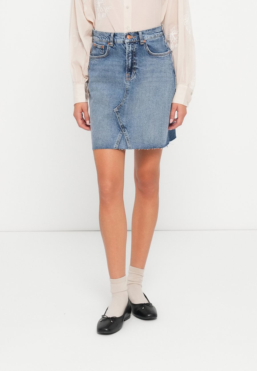 Юбка LTB SERISSA, Devna Wash/Dark-Blue Denim
Юбка LTB SERISSA, Devna Wash/Dark-Blue Denim