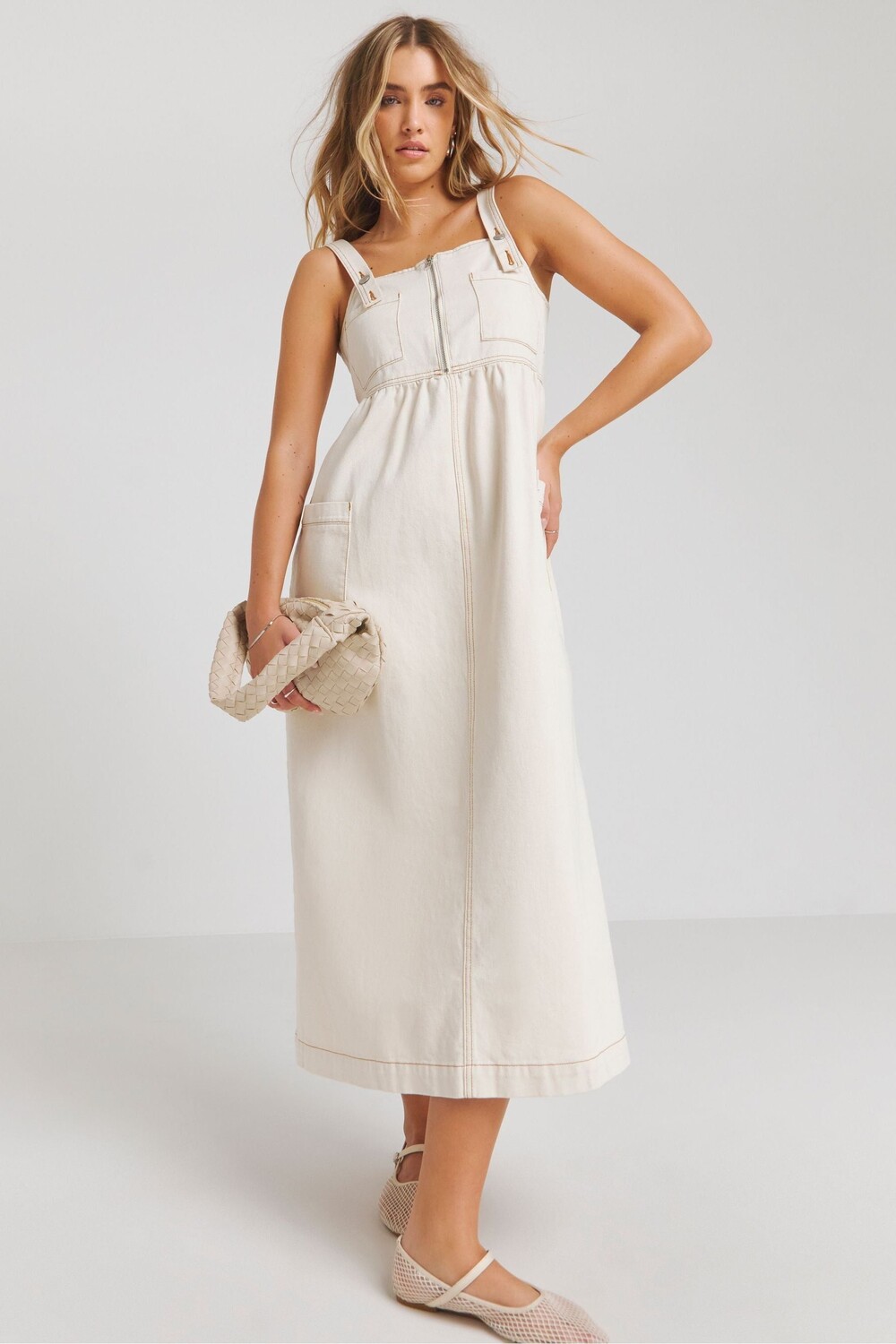 Платье-Фартук Midaxi с карманами Simply Be, бежевый
Платье-Фартук Midaxi с карманами Simply Be, бежевый