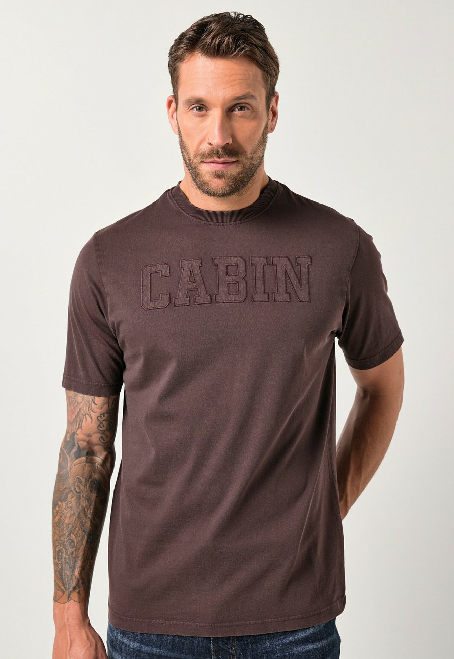 Футболка JP1880 Print T-shirt, Mahogany Brown/Dark Brown, Коричневый, Футболка JP1880 Print T-shirt, Mahogany Brown/Dark Brown
Футболка JP1880 Print T-shirt, Mahogany Brown/Dark Brown, Коричневый, Футболка JP1880 Print T-shirt, Mahogany Brown/Dark Brown