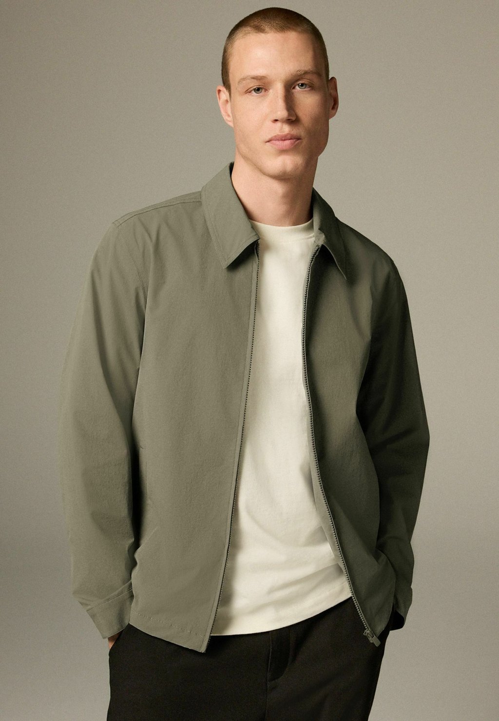 Летняя куртка REGULAR FIT STRETCH TECHNICAL Next, зеленый
Летняя куртка REGULAR FIT STRETCH TECHNICAL Next, зеленый