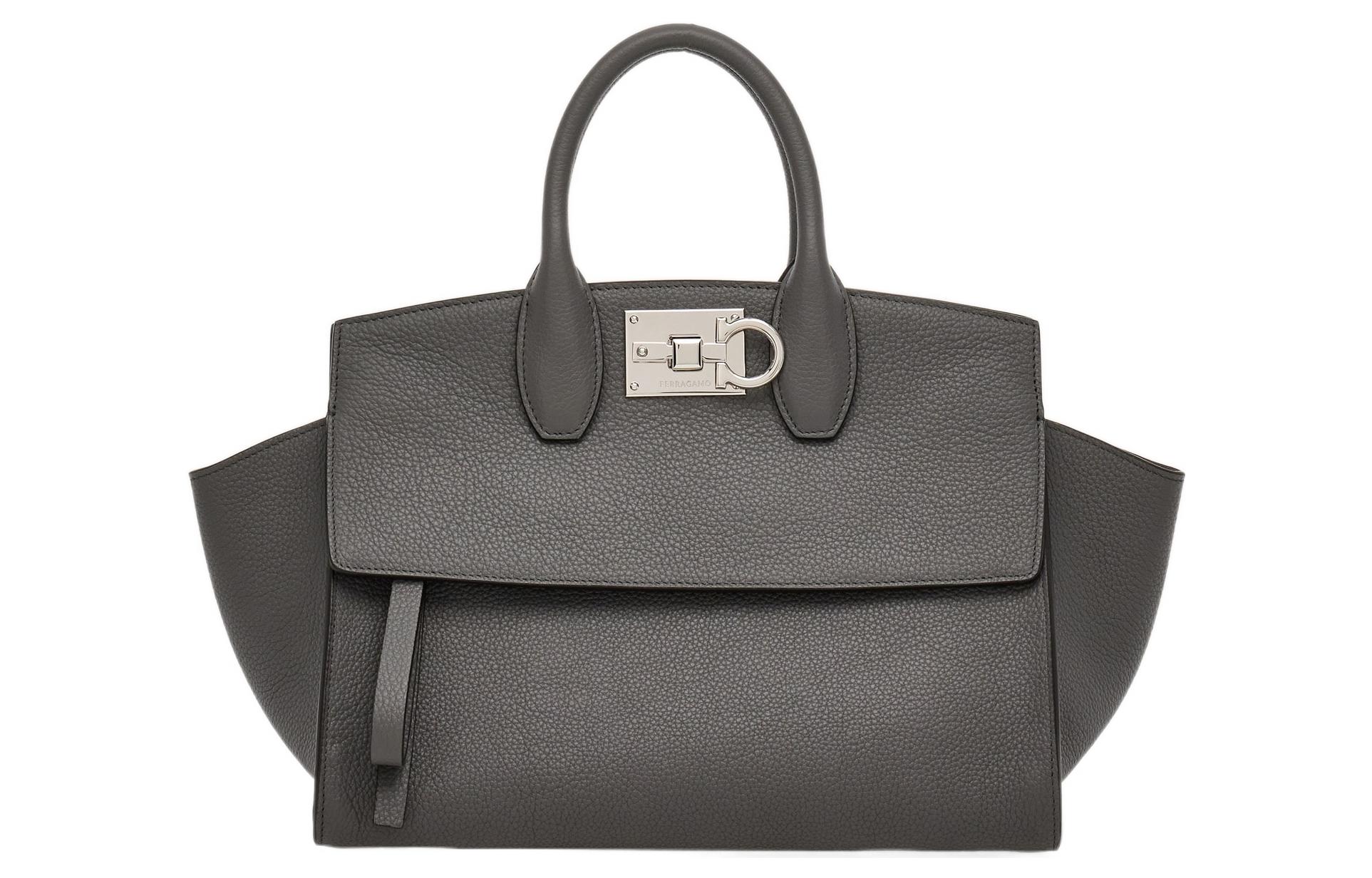 Ferragamo Студийная сумка из коровьей кожи среднего размера для женщин тёмно-серого цвета
Ferragamo Студийная сумка из коровьей кожи среднего размера для женщин тёмно-серого цвета