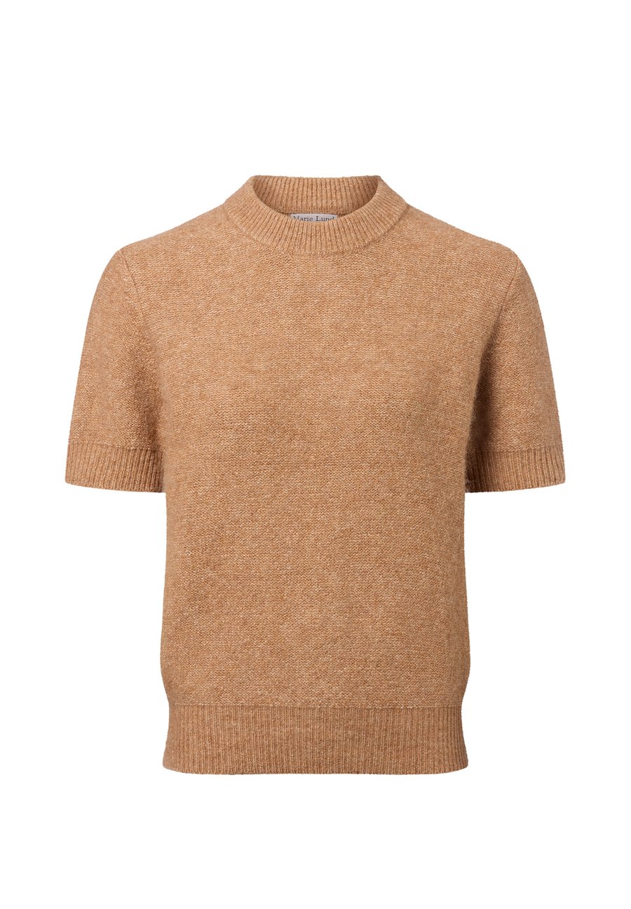 Футболка Marie Lund Basic T-shirt, Camel
Футболка Marie Lund Basic T-shirt, Camel