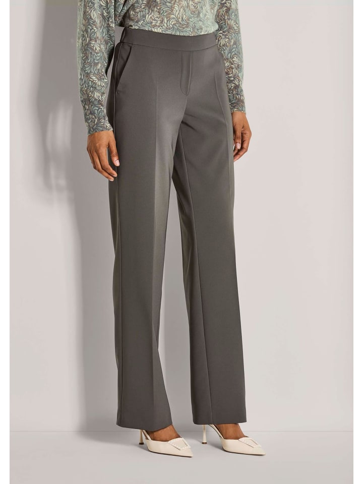 MADELEINE Элегантные женские брюки с отглаженными складками графитового цвета
MADELEINE Элегантные женские брюки с отглаженными складками графитового цвета