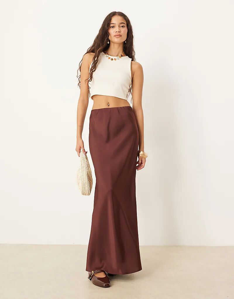 Юбка макси из атласа ASOS DESIGN шоколадного цвета
Юбка макси из атласа ASOS DESIGN шоколадного цвета