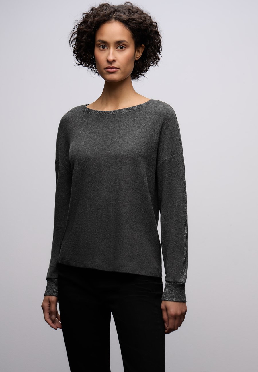 Топ Street One MIT GLITZERDETAILS, Grau/Mottled Grey
Топ Street One MIT GLITZERDETAILS, Grau/Mottled Grey