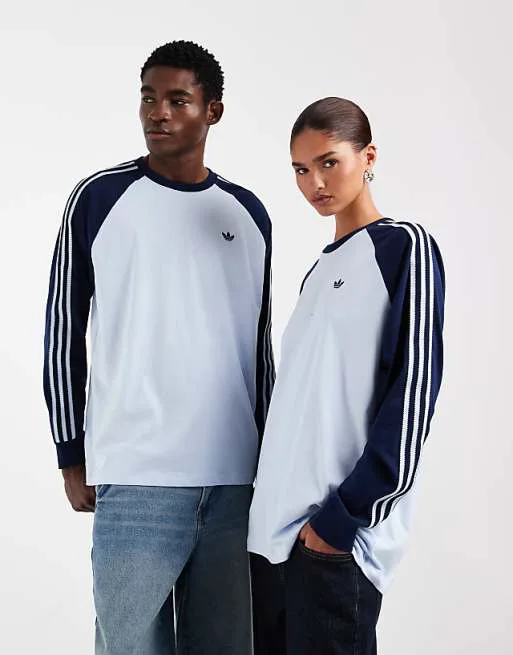 Голубая и темно-синяя футболка с длинными рукавами adidas Originals, Синий, Голубая и темно-синяя футболка с длинными рукавами adidas Originals
Голубая и темно-синяя футболка с длинными рукавами adidas Originals, Синий, Голубая и темно-синяя футболка с длинными рукавами adidas Originals