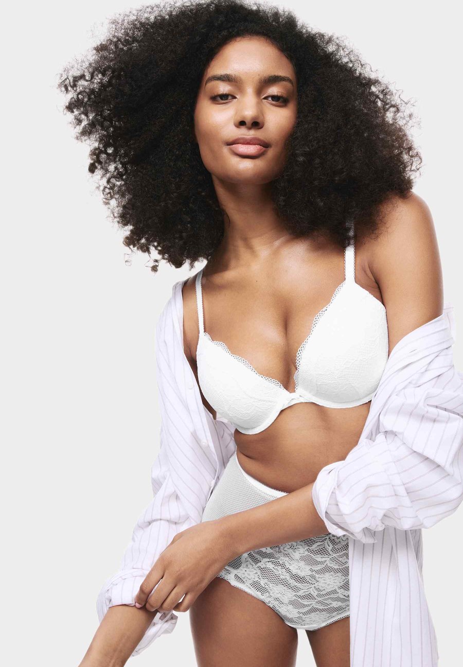 Бюстгальтер Marks & Spencer Underwired bra, White
Бюстгальтер Marks & Spencer Underwired bra, White