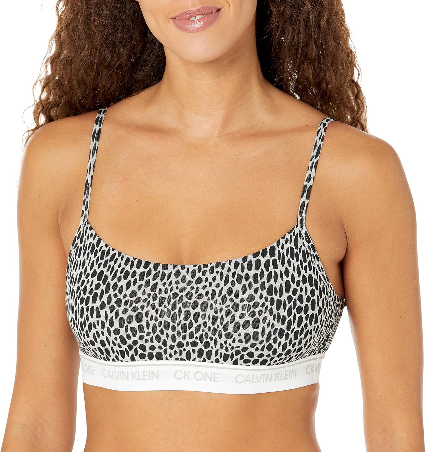 Женский бюстгальтер-бралетт Calvin Klein CK One Cotton Unlined, Mini Giraffe Print_Grey Heather
Женский бюстгальтер-бралетт Calvin Klein CK One Cotton Unlined, Mini Giraffe Print_Grey Heather