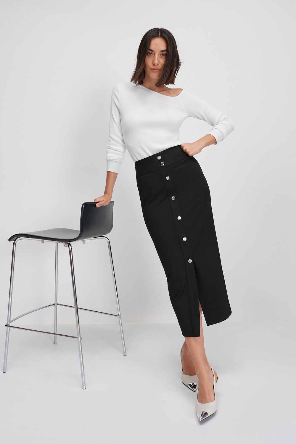 Приталенная юбка-миди с золотыми пуговицами Next, черный
Приталенная юбка-миди с золотыми пуговицами Next, черный