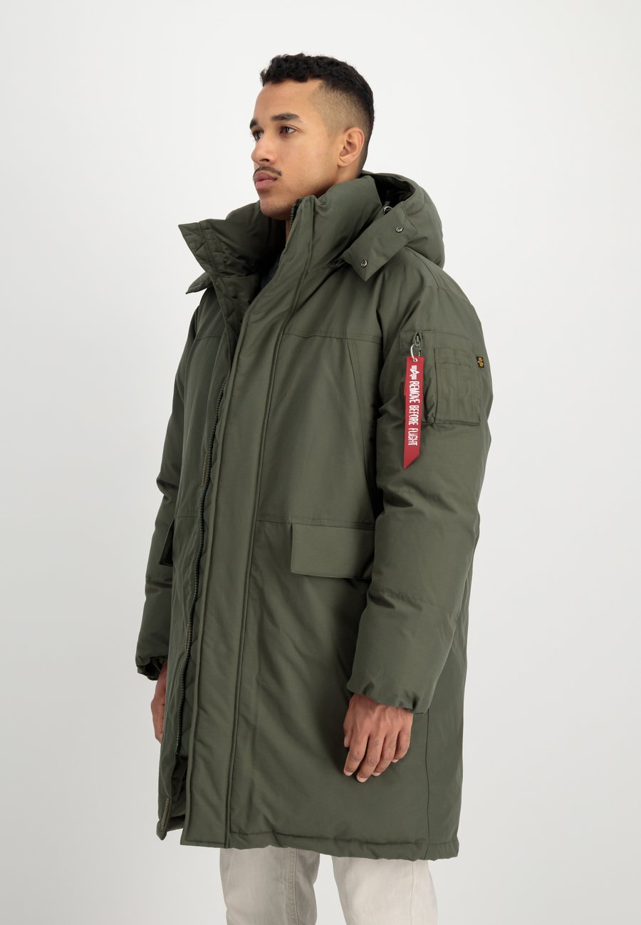 Пальто Alpha Industries Winter coat, Dark Olive/Olive
Пальто Alpha Industries Winter coat, Dark Olive/Olive