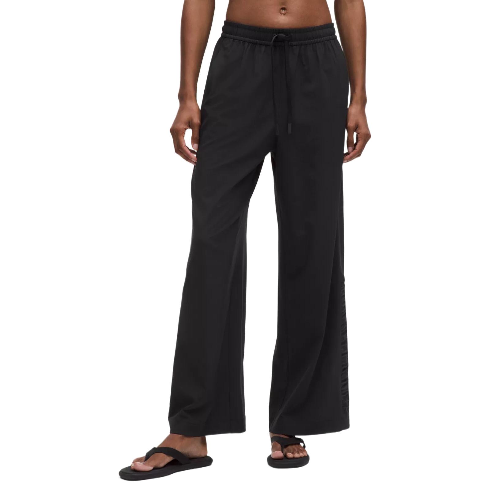 Женские плиссированные повседневные брюки Lululemon, черный
Женские плиссированные повседневные брюки Lululemon, черный