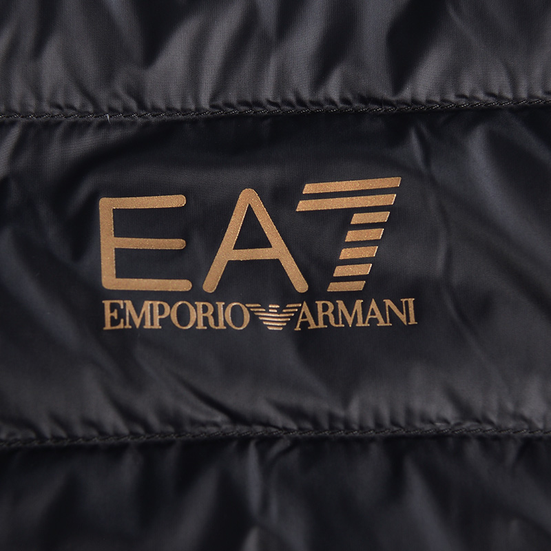 Курка утепленная с логотипом EMPORIO ARMANI, черная с золотым логотипом, Черный, Курка утепленная с логотипом EMPORIO ARMANI, черная с золотым логотипом
Курка утепленная с логотипом EMPORIO ARMANI, черная с золотым логотипом, Черный, Курка утепленная с логотипом EMPORIO ARMANI, черная с золотым логотипом
