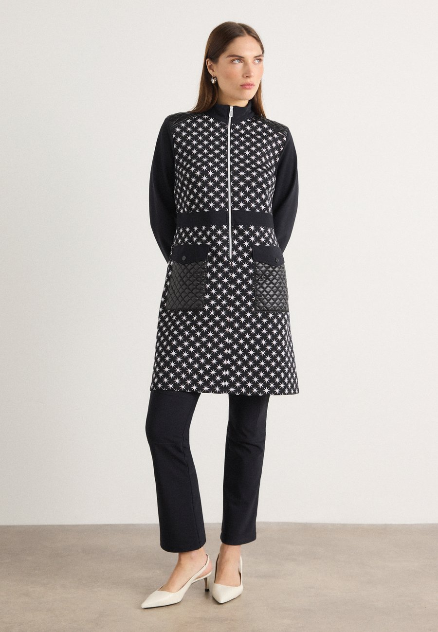 Платье Marc Cain Day dress, Black And White/Black
Платье Marc Cain Day dress, Black And White/Black