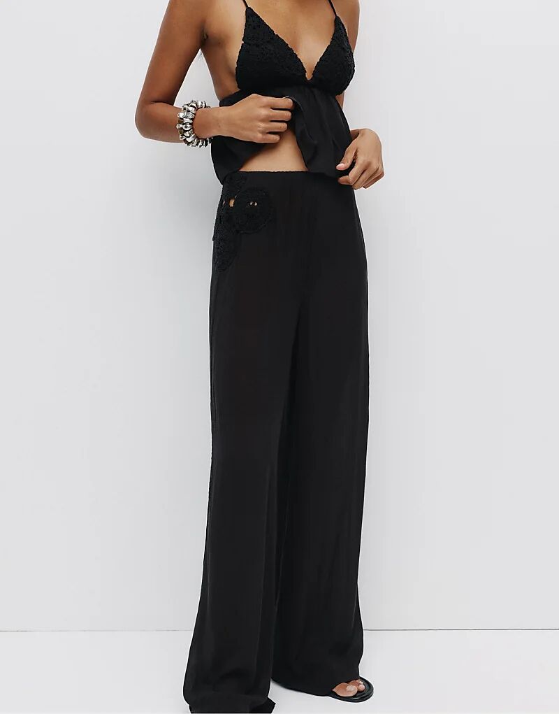 Брюки Pull&Bear Rustic с вышивкой крючком черного цвета
Брюки Pull&Bear Rustic с вышивкой крючком черного цвета