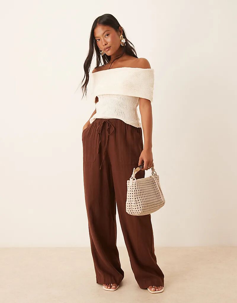 Брюки прямого кроя Nobody's Child Petite Shona коричневого цвета
Брюки прямого кроя Nobody's Child Petite Shona коричневого цвета