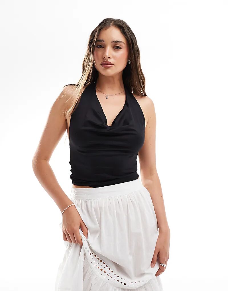 Топ Stradivarius с воротником-халтер и воротником-хомутиком черного цвета
Топ Stradivarius с воротником-халтер и воротником-хомутиком черного цвета