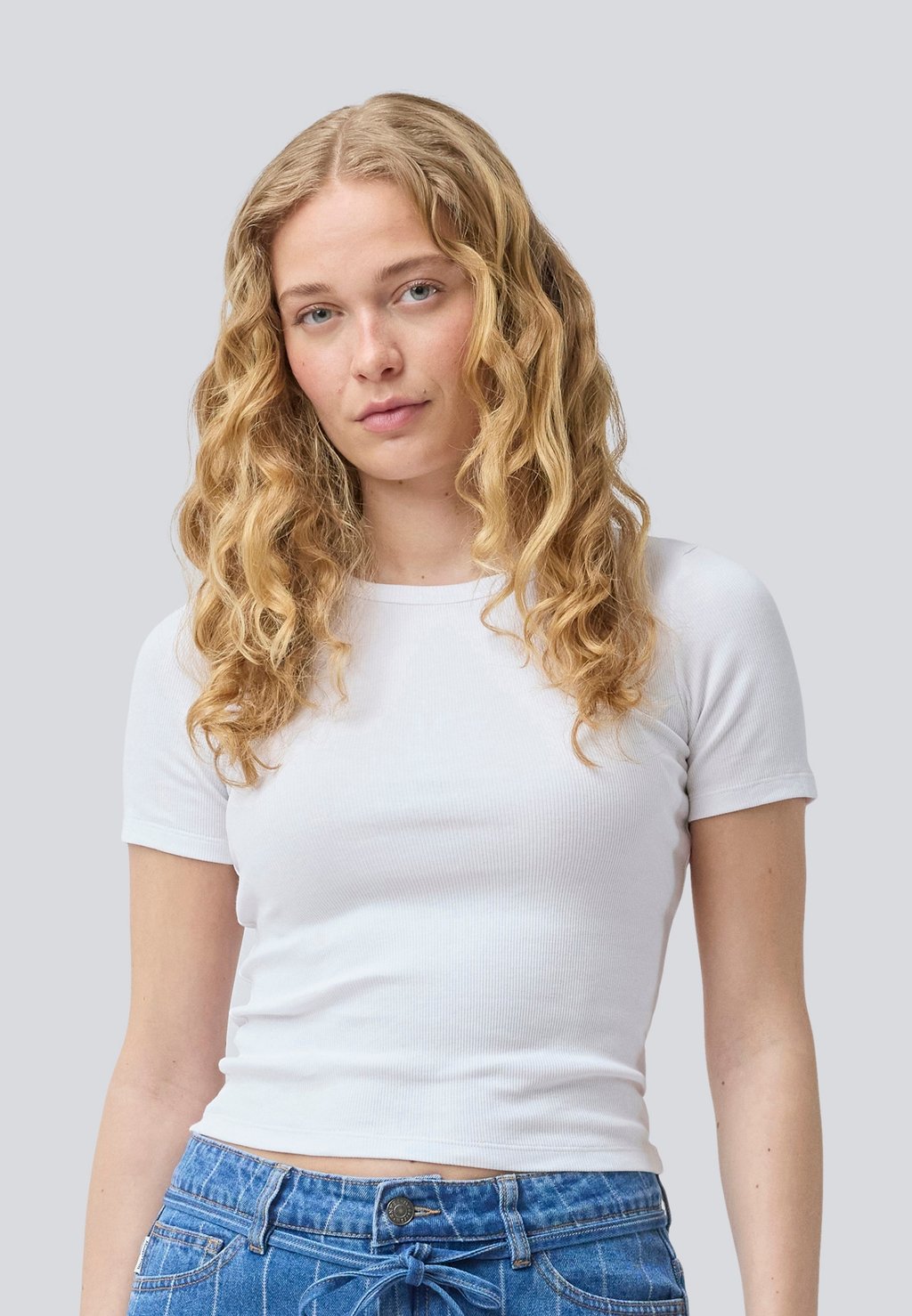 Базовая футболка IGOR SHORT Modström, слоновая кость
Базовая футболка IGOR SHORT Modström, слоновая кость