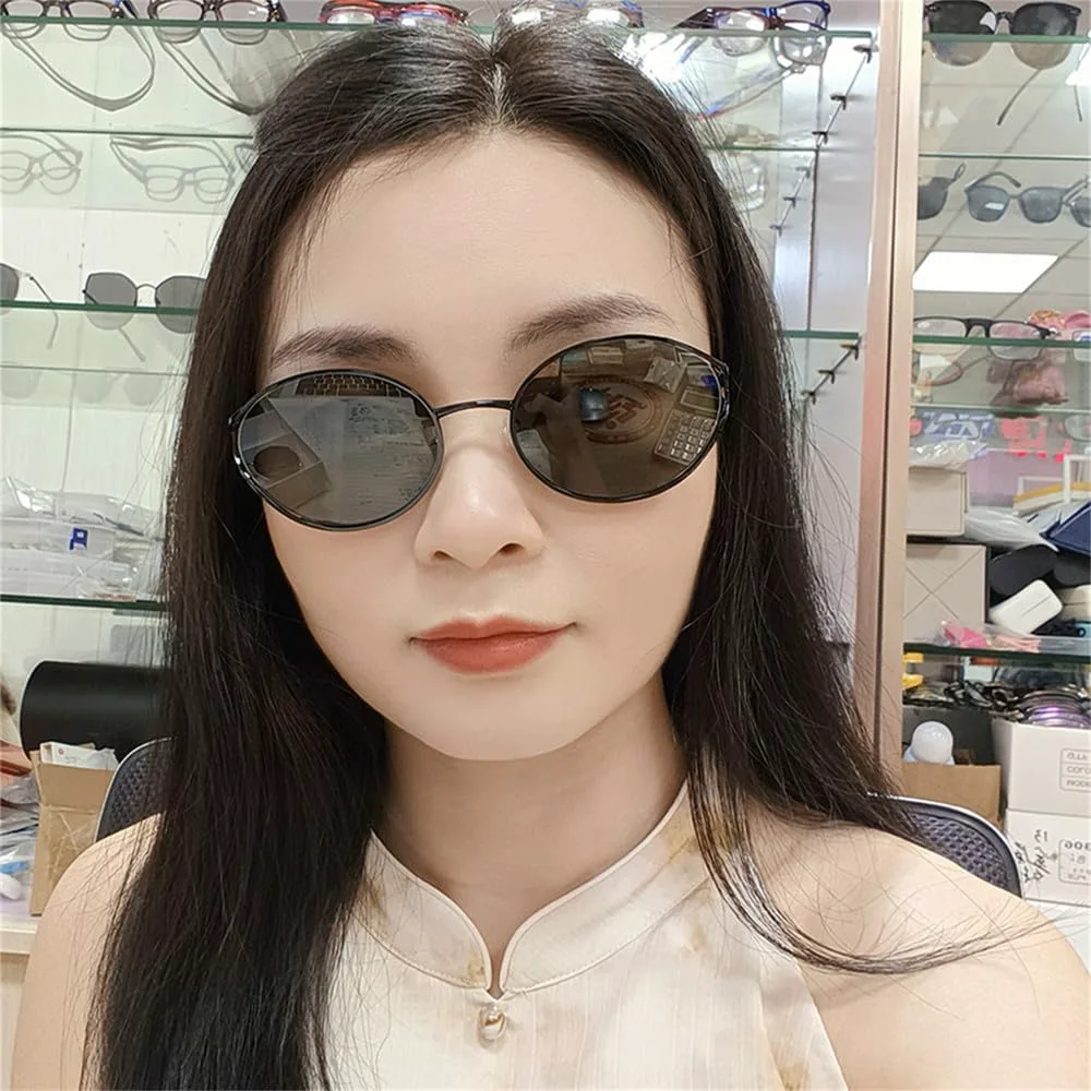 Ретро-солнцезащитные очки в металлической оправе овальной формы для женщин и мужчин, для вождения, с маленькими солнцезащитными линзами UV400 VFDHN, Gold Sun
Ретро-солнцезащитные очки в металлической оправе овальной формы для женщин и мужчин, для вождения, с маленькими солнцезащитными линзами UV400 VFDHN, Gold Sun