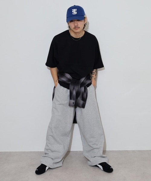 Футболка однотонная, свободного кроя, с коротким рукавом типа «летучая мышь» FUNALIVE, черный
Футболка однотонная, свободного кроя, с коротким рукавом типа «летучая мышь» FUNALIVE, черный