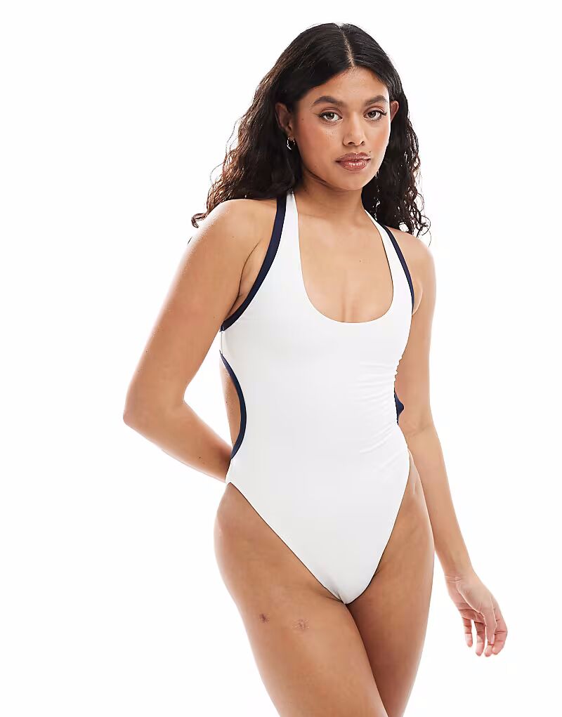 Купальник Speedo Swimsuit, цельный, вырезанный купальник белого цвета
Купальник Speedo Swimsuit, цельный, вырезанный купальник белого цвета