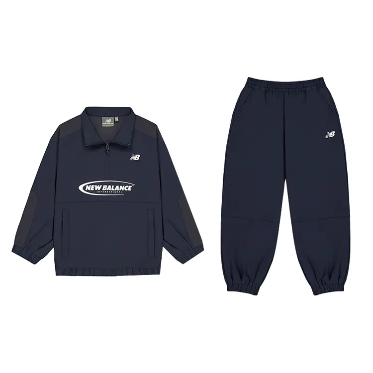 Детский спортивный комплект Casual Sportswear 2 Piece Set New Balance, темно-синий
Детский спортивный комплект Casual Sportswear 2 Piece Set New Balance, темно-синий