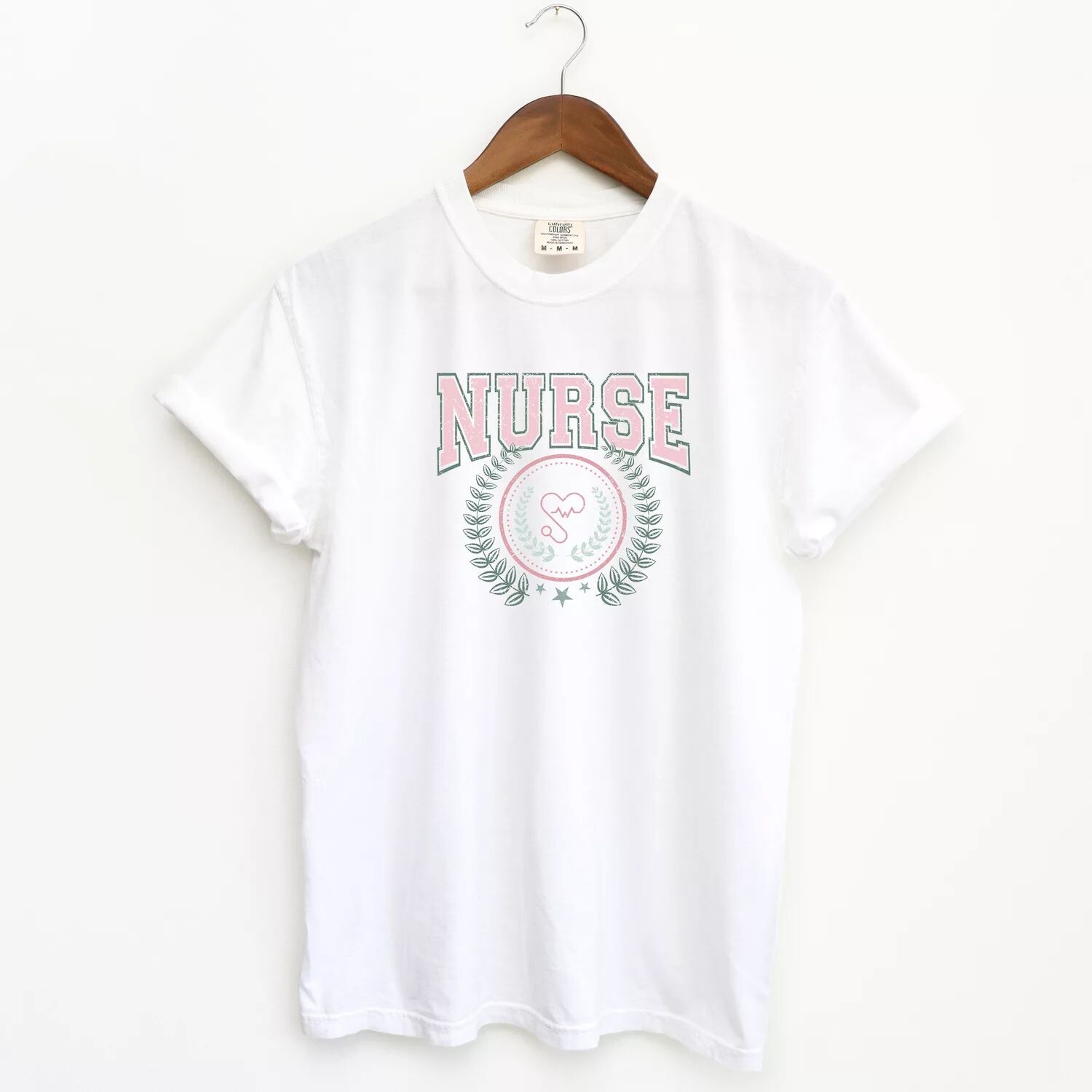 Футболка медсестры в стиле гранж, окрашенная в одежду Simply Sage Market
Футболка медсестры в стиле гранж, окрашенная в одежду Simply Sage Market