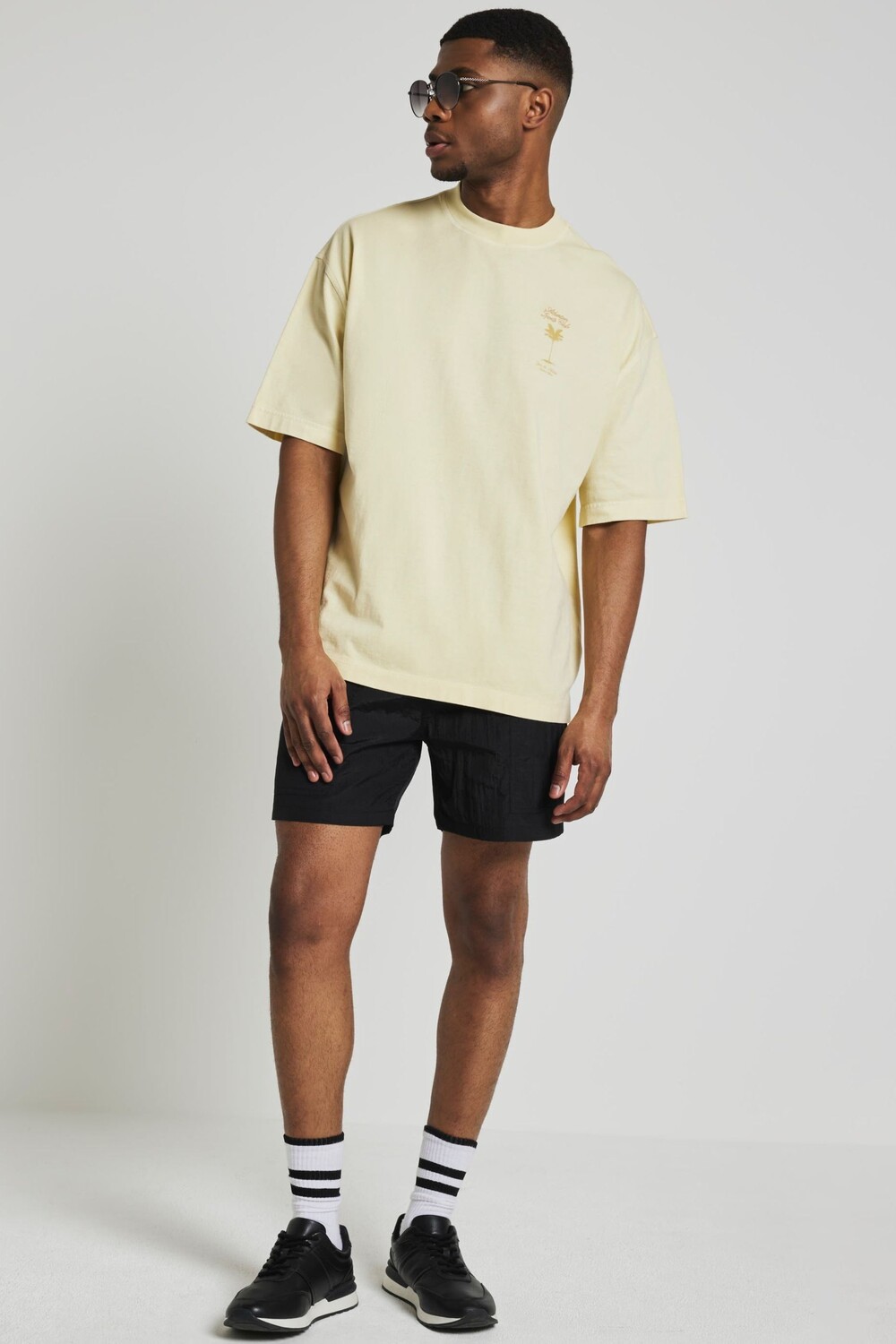 Эластичные шорты для плавания River Island, черный
Эластичные шорты для плавания River Island, черный