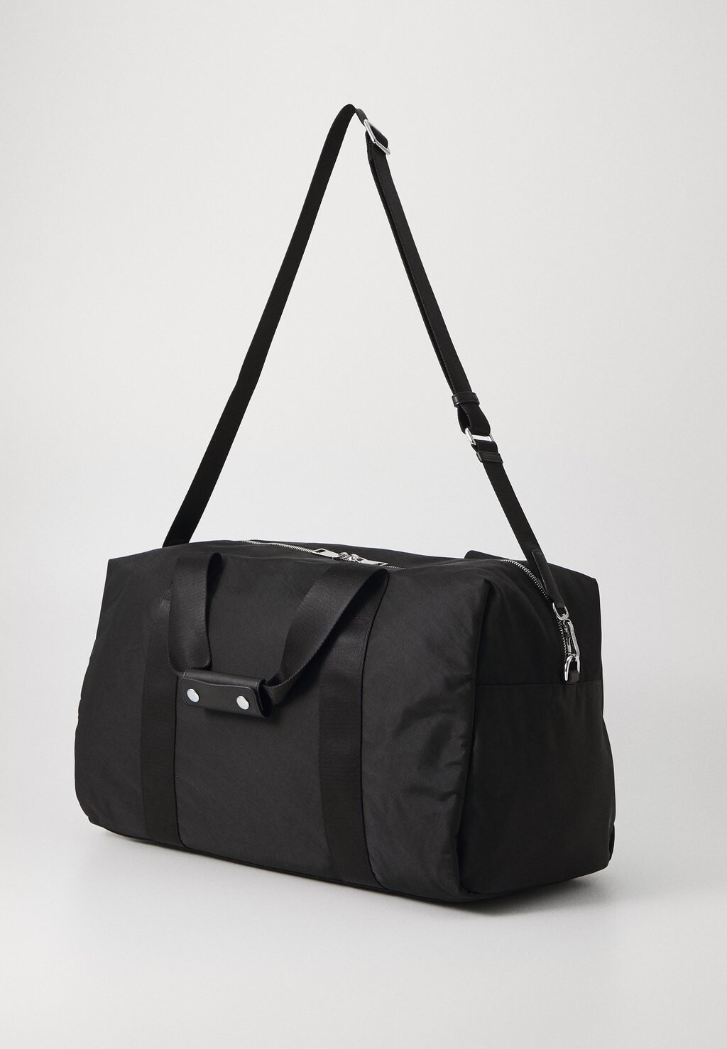 Сумка выходного дня RSG WEEKENDER KARL LAGERFELD, черный
Сумка выходного дня RSG WEEKENDER KARL LAGERFELD, черный