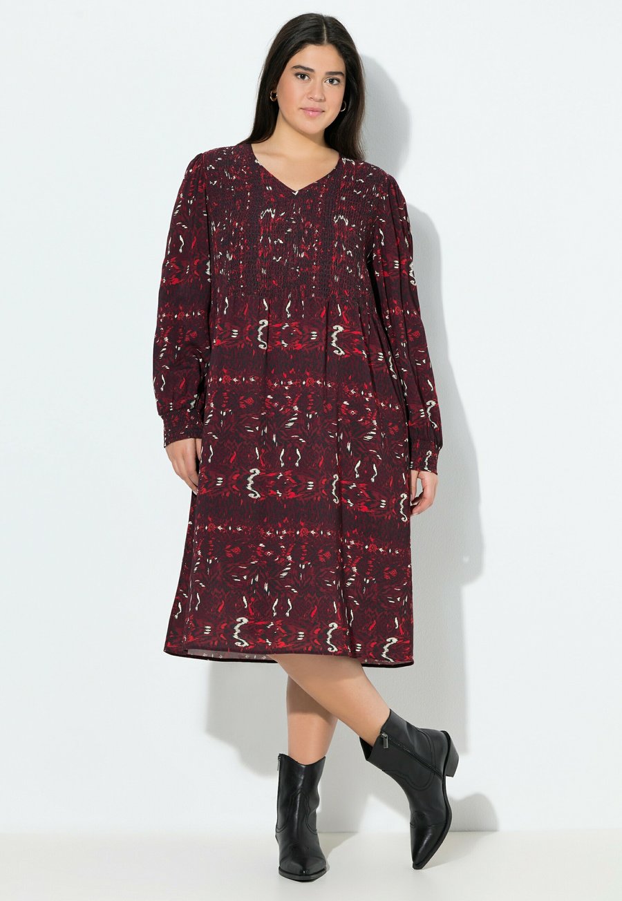 Платье Ulla Popken Day dress, Plum/Dark Purple
Платье Ulla Popken Day dress, Plum/Dark Purple