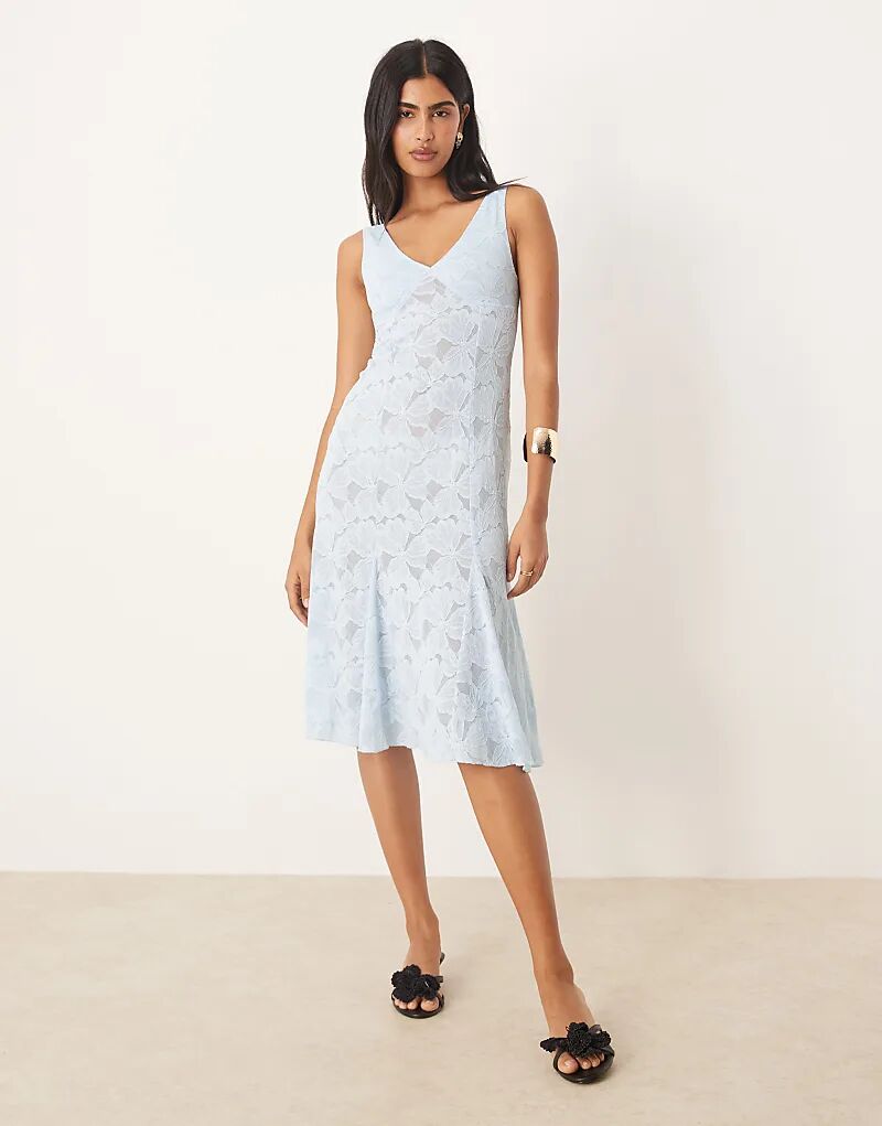 Платье миди Motel Valea ледяного синего цвета
Платье миди Motel Valea ледяного синего цвета