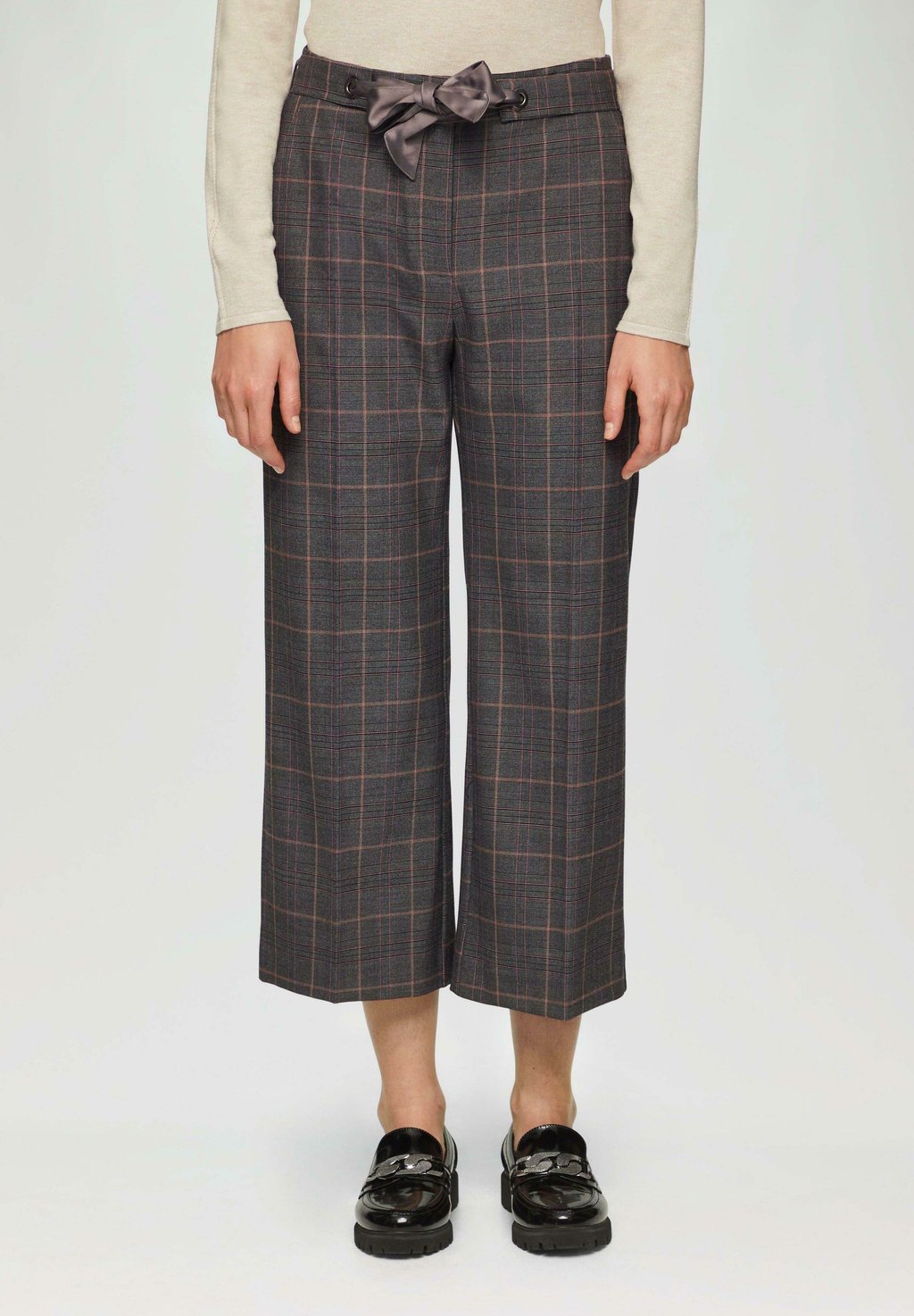 Брюки s.Oliver BLACK LABEL, темно-синий
Брюки s.Oliver BLACK LABEL, темно-синий