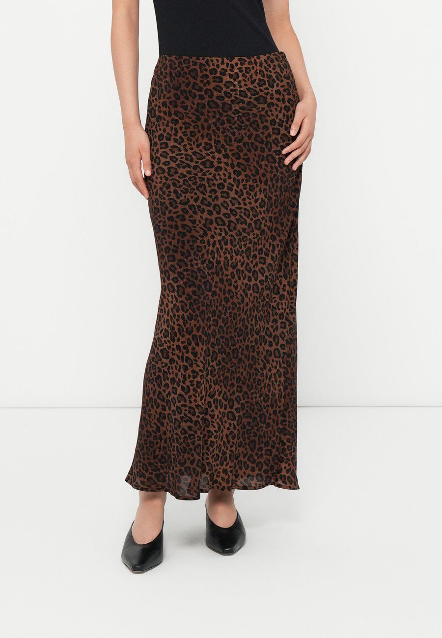 Юбка lala Berlin SKIRT SUE , Dark Brown /Multi-Coloured
Юбка lala Berlin SKIRT SUE , Dark Brown /Multi-Coloured