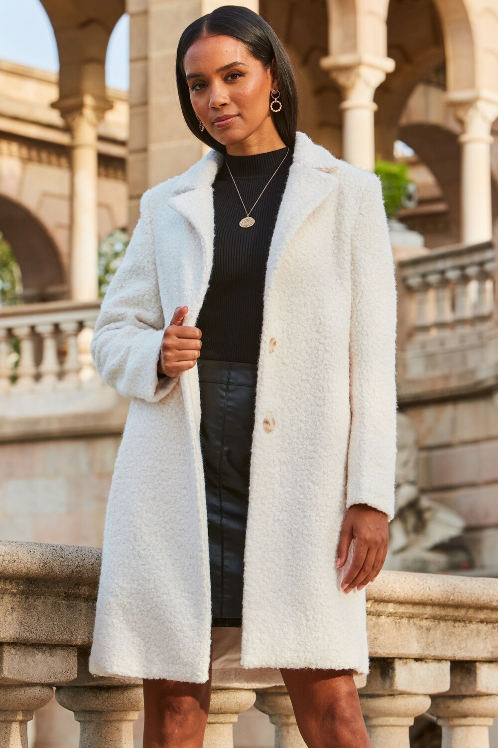 Пальто из искусственной овчины застегивается на пуговицы Sosandar, белый
Пальто из искусственной овчины застегивается на пуговицы Sosandar, белый