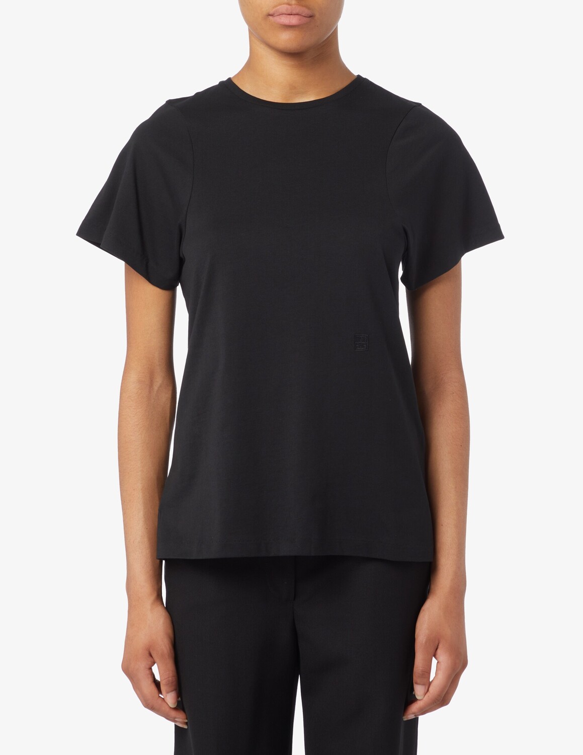 Футболка с изогнутыми швами TOTEME, черный
Футболка с изогнутыми швами TOTEME, черный