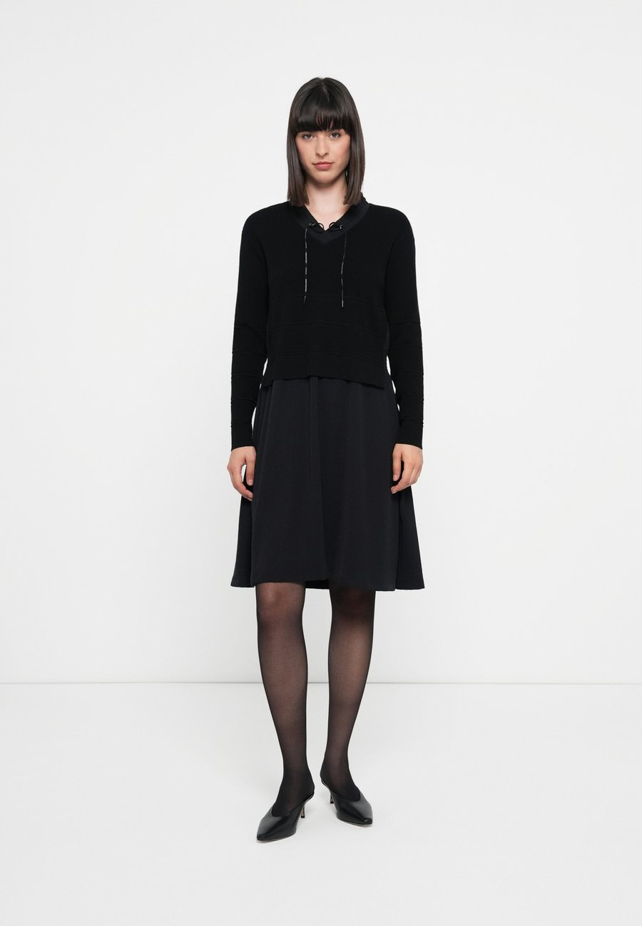 Платье Marc Cain Jumper dress, Black
Платье Marc Cain Jumper dress, Black