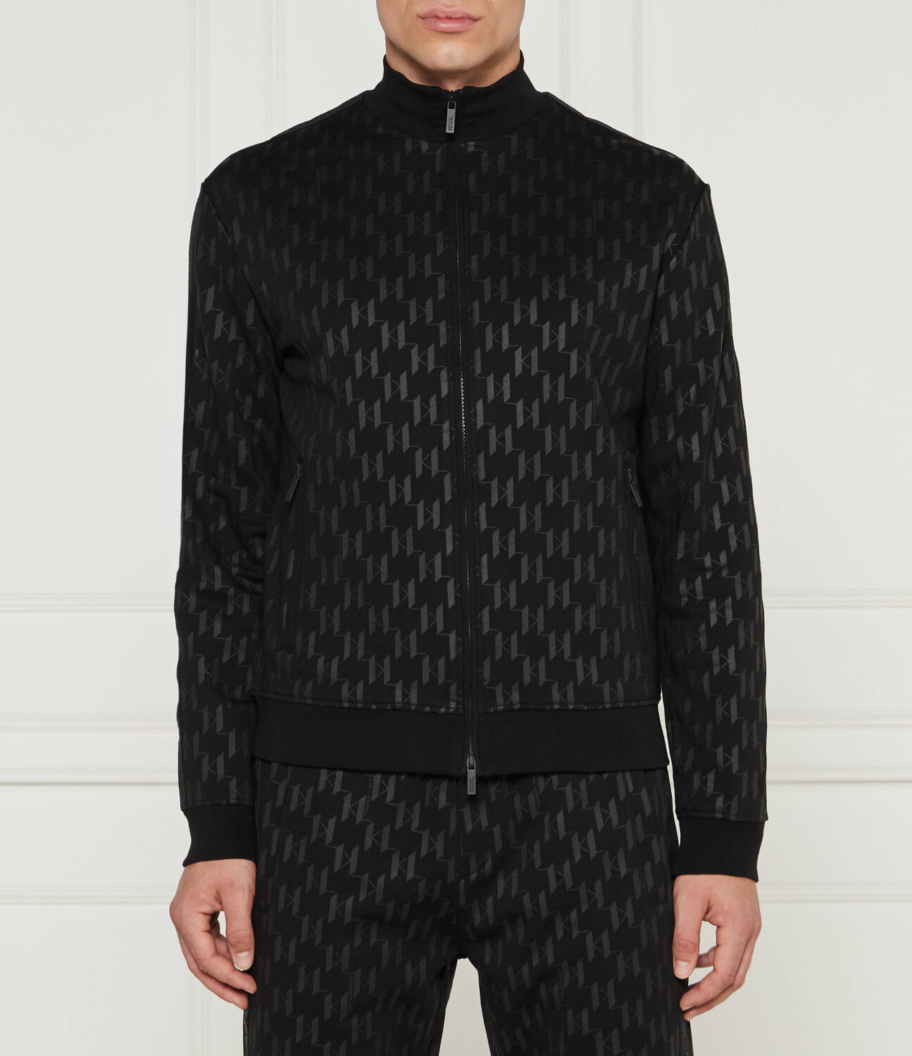 Толстовка Karl Lagerfeld Regular Fit, черный
Толстовка Karl Lagerfeld Regular Fit, черный