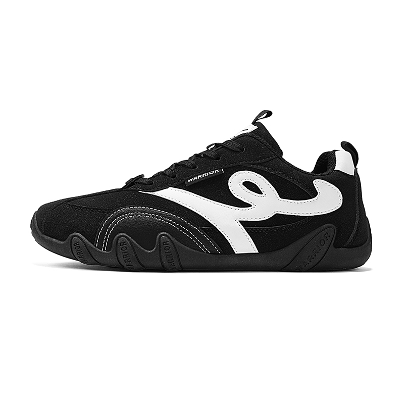Мужские легкие противоскользящие скейтборд кроссовки Low top с устойчивостью к истиранию WARRIOR, черный/белый
Мужские легкие противоскользящие скейтборд кроссовки Low top с устойчивостью к истиранию WARRIOR, черный/белый