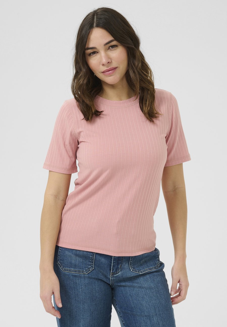 Футболка Kaffe SAMANTHA , Misty Rose Cc/Pink, Розовый, Футболка Kaffe SAMANTHA , Misty Rose Cc/Pink
Футболка Kaffe SAMANTHA , Misty Rose Cc/Pink, Розовый, Футболка Kaffe SAMANTHA , Misty Rose Cc/Pink