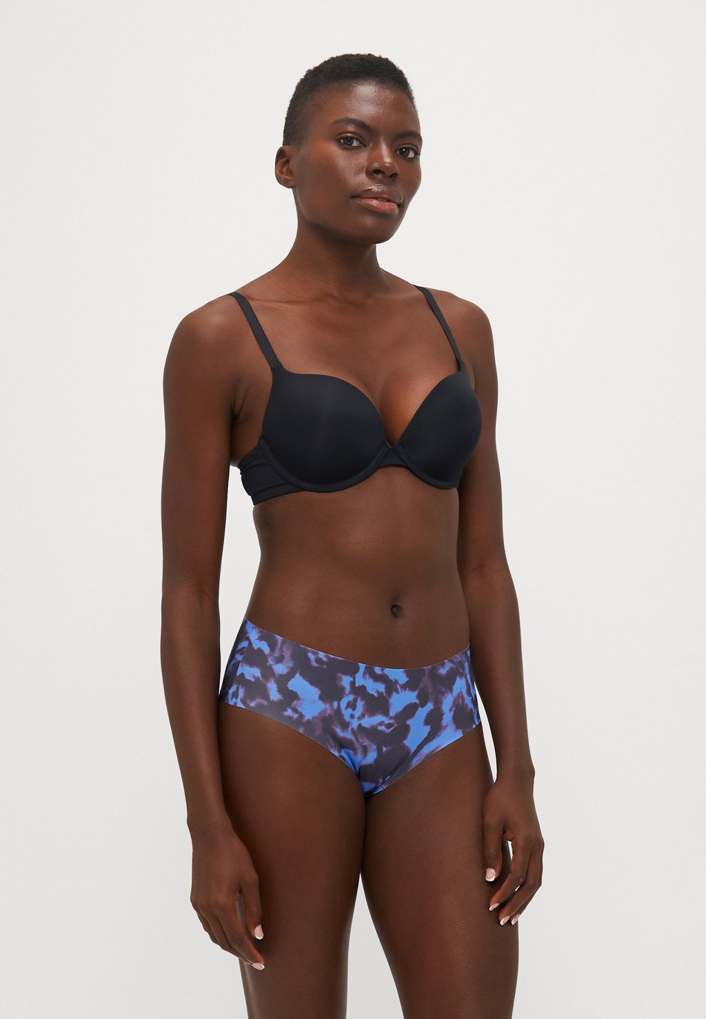 Трусы INVISIBLE HIPSTER 3 PACK Björn Borg, сине-серый
Трусы INVISIBLE HIPSTER 3 PACK Björn Borg, сине-серый