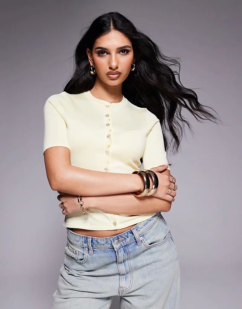 Эксклюзивный кардиган с короткими рукавами и пуговицами-фестонами спереди в цвете «желтое масло» Kaiia
Эксклюзивный кардиган с короткими рукавами и пуговицами-фестонами спереди в цвете «желтое масло» Kaiia