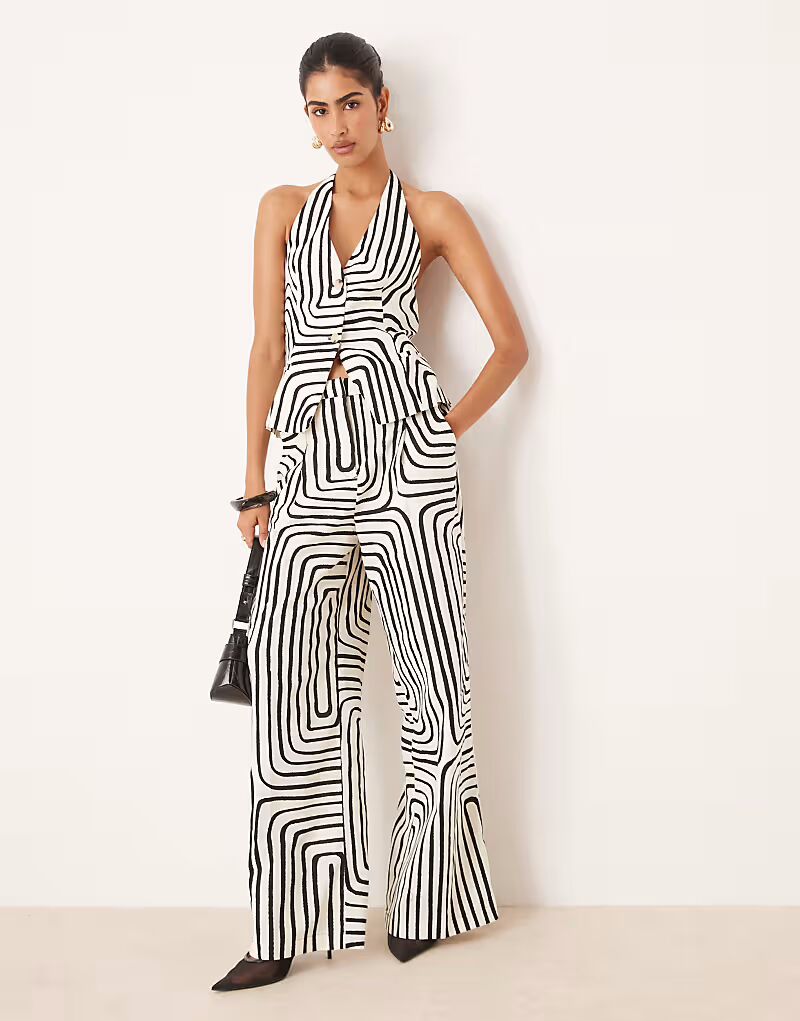 Широкие брюки из смеси льна с принтом каракулей, белые Mango
Широкие брюки из смеси льна с принтом каракулей, белые Mango