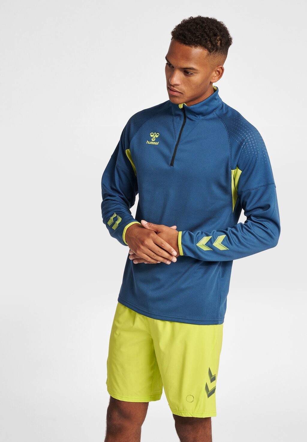 Толстовка LLEAD PRO Hummel, цвет dark denim
Толстовка LLEAD PRO Hummel, цвет dark denim