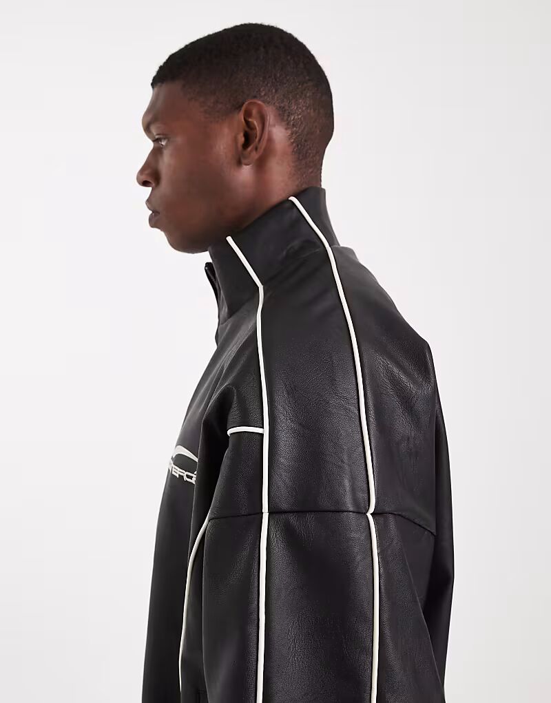 Куртка-бомбер из искусственной кожи черного цвета Asos Design
Куртка-бомбер из искусственной кожи черного цвета Asos Design