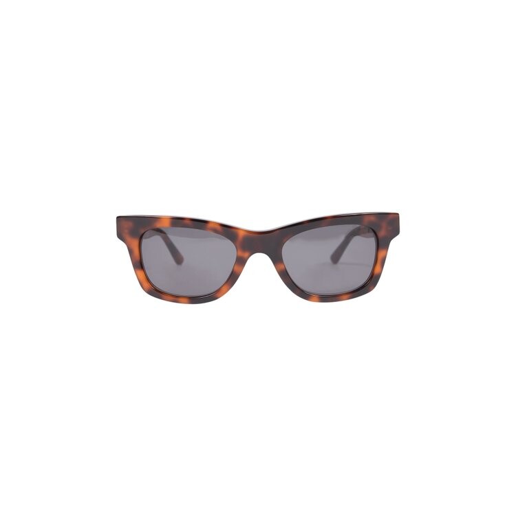 Солнцезащитные очки GOLF WANG Bobbi Sunglasses, цвет Dark Tortoise
Солнцезащитные очки GOLF WANG Bobbi Sunglasses, цвет Dark Tortoise