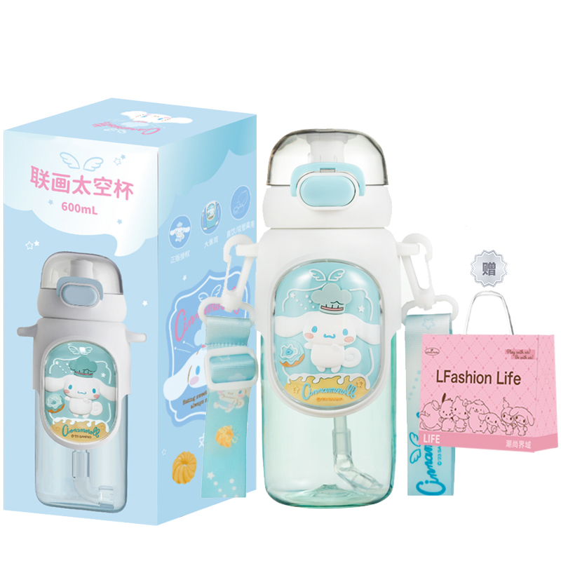 Echo Hello Kitty пластиковый стакан 600 мл Sanrio, красный
Echo Hello Kitty пластиковый стакан 600 мл Sanrio, красный