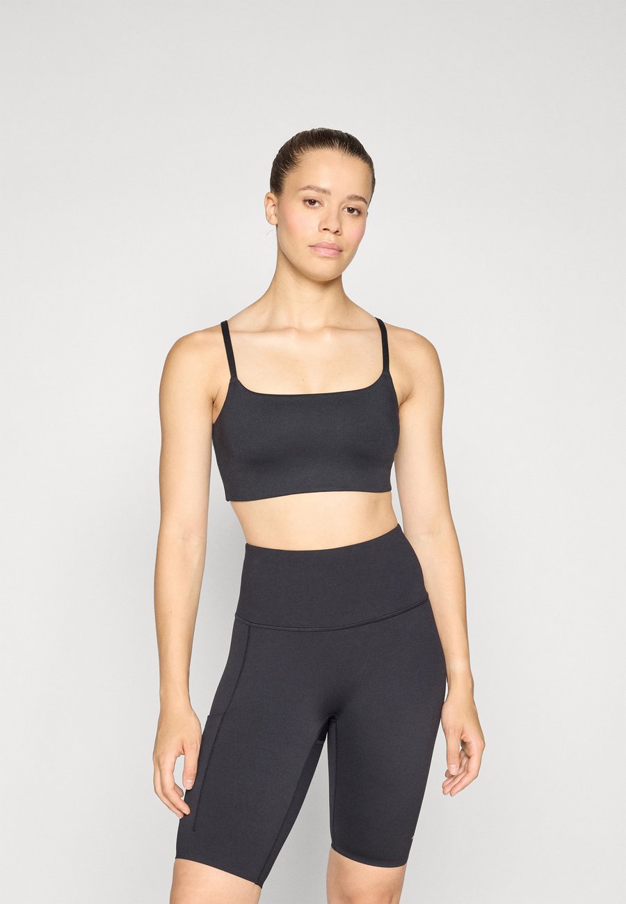 Бюстгальтер Stronger THE ONE STRAP BRA, Black
Бюстгальтер Stronger THE ONE STRAP BRA, Black