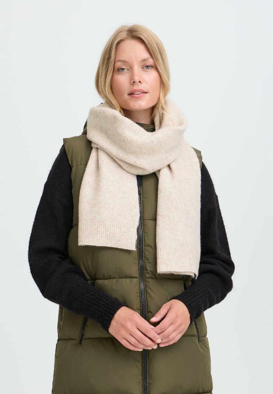 Шарф Oxmo OXNERA, String Melange/Beige
Шарф Oxmo OXNERA, String Melange/Beige