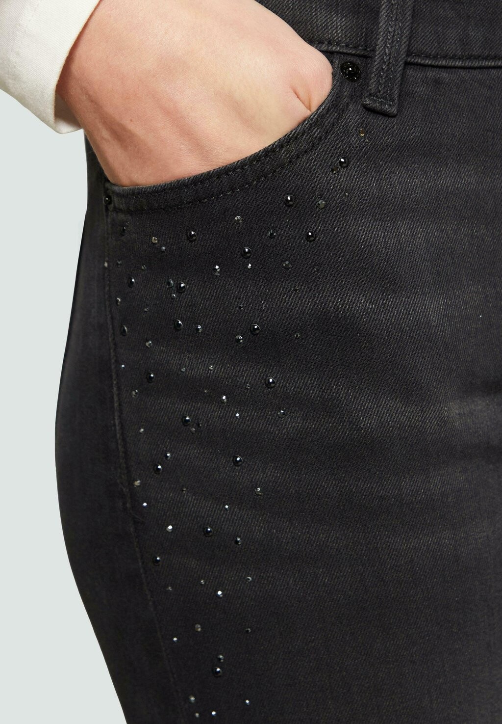 Джинсы облегающего кроя KAROLIN RISE MIT SCHMUCKSTEINEN s.Oliver, темно-серый
Джинсы облегающего кроя KAROLIN RISE MIT SCHMUCKSTEINEN s.Oliver, темно-серый